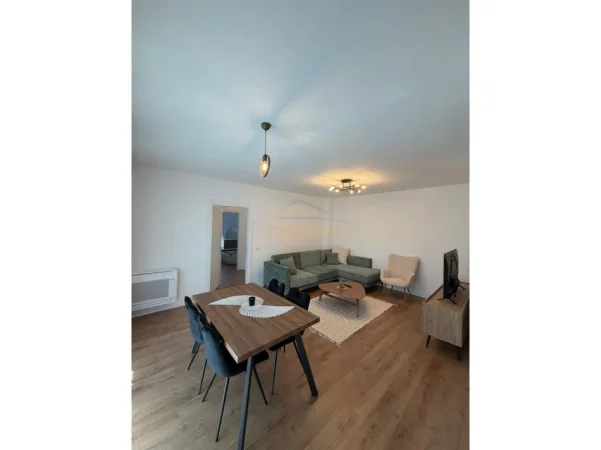 Tirane, jepet me qera apartament 2+1+2 Kati 1, 110 m² 700 € (AKSES TIRANA , Ish Dogana)