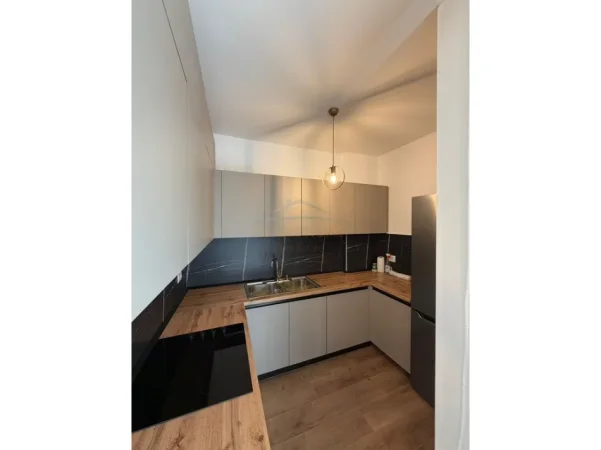 Tirane, jepet me qera apartament 2+1+2 Kati 1, 110 m² 700 € (AKSES TIRANA , Ish Dogana)