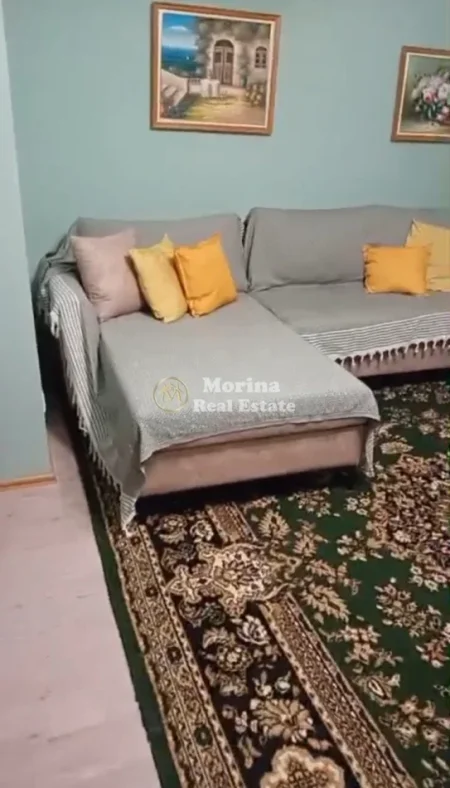 Tirane, jepet me qera ambjent biznesi Kati 1, 75 m² 350 € (Hyrje 21 Shkoze Kryegjyshata)