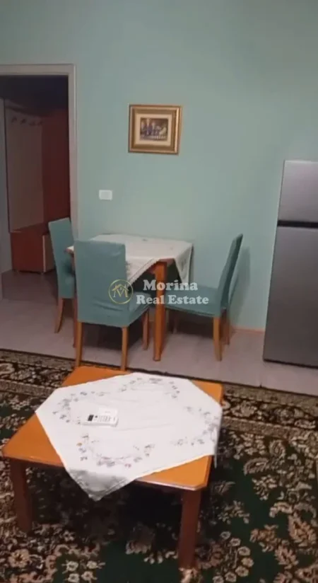 Tirane, jepet me qera ambjent biznesi Kati 1, 75 m² 350 € (Hyrje 21 Shkoze Kryegjyshata)