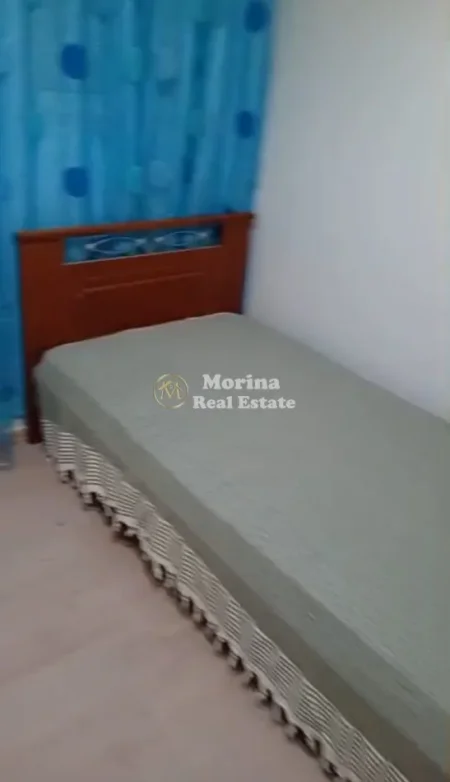 Tirane, jepet me qera ambjent biznesi Kati 1, 75 m² 350 € (Hyrje 21 Shkoze Kryegjyshata)
