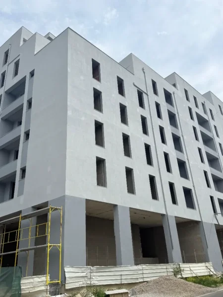 Tirane, shitet apartament 1+1 Kati 3, 77 m² 116.000 € (ALI DEMI)