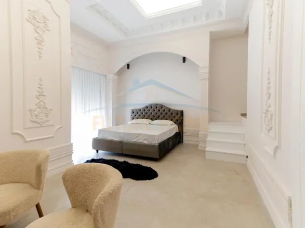 Tirane, jepet me qera Vile 3 Katshe , 255 m² 2.800 € (PORTA E GJELBER , Sauk)
