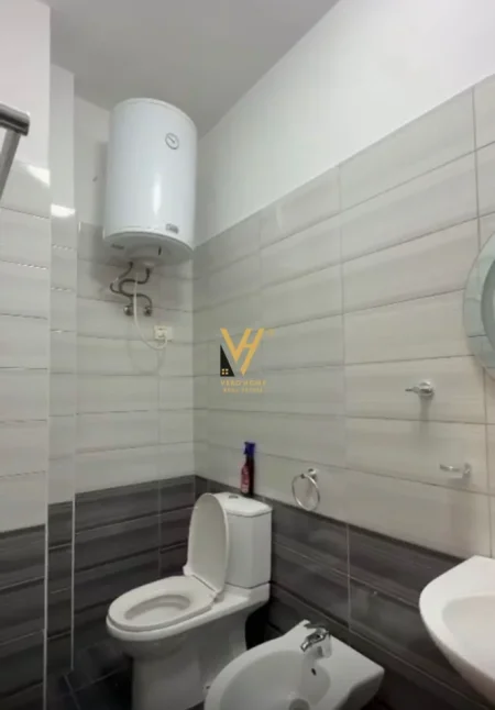 Tirane, jepet me qera apartament 1+1+Ballkon Kati 1, 68 m² 500 € (KODRA E DIELLIT)