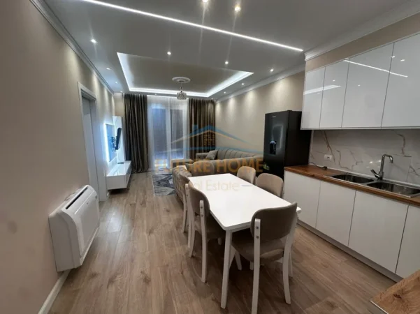 Tirane, jepet me qera apartament 2+1+Ballkon Kati 3, 103 m² 530 € (Color Splash)