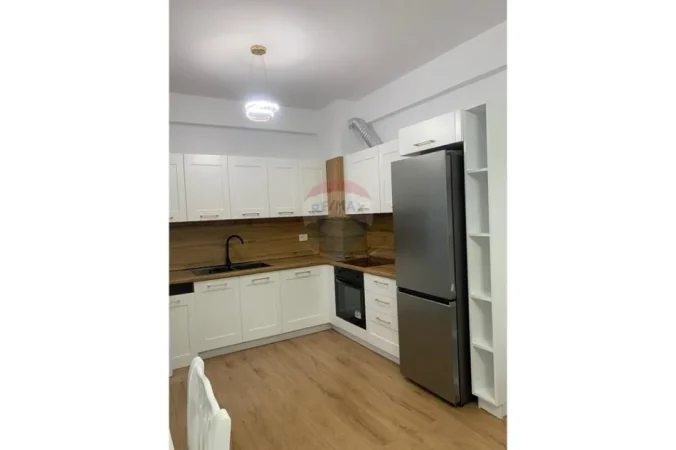 Tirane, jepet me qera apartament 1+1 Kati 5, 79 m² 450 € (Urban Gate)