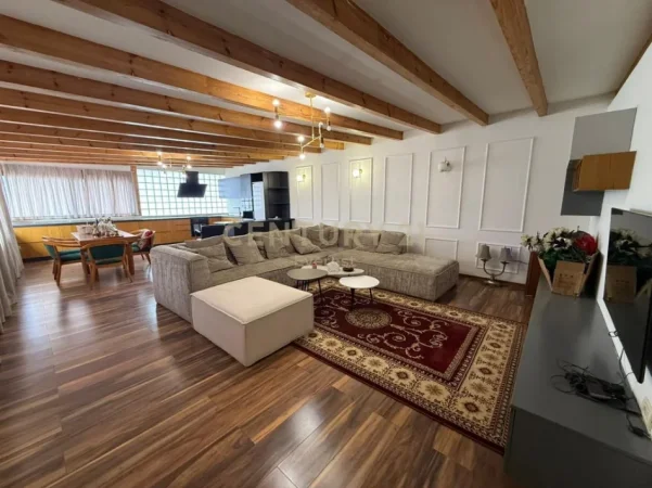 Tirane, jepet me qera apartament 1+1 Kati 9, 130 m² 800 € (Kopshti Botanik)