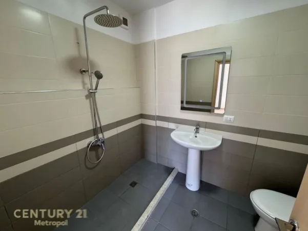 Tirane, shes apartament 2+1 Kati 2, 128 m² 244.000 € (Kopshti Botanik)