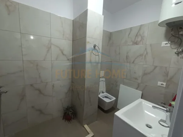 Tirane, jepet me qera apartament 2+1+Ballkon Kati 10, 100 m² 550 € (Grand Gallery)