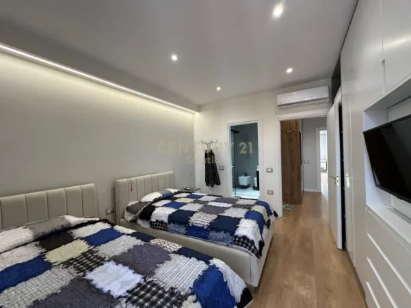 Tirane, shitet apartament 2+1+Ballkon Kati 9, 116 m² 205.000 € 
