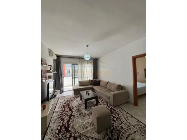 Tirane, jepet me qera apartament 1+1 Kati 4, 76 m² 380 € (FRESK)