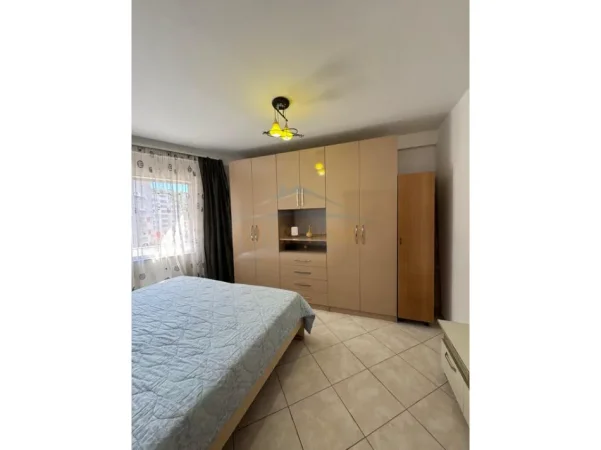 Tirane, jepet me qera apartament 1+1 Kati 4, 76 m² 380 € (FRESK)