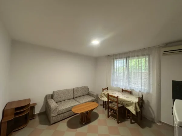 Tirane, jepet me qera apartament 1+1 Kati 1, (Fabrika e miellit)