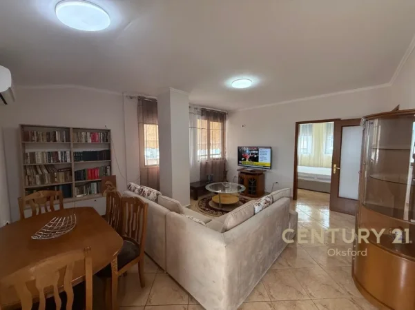 Tirane, jepet me qera apartament 2+1+Ballkon Kati 5, 76 m² 850 € (selvia)