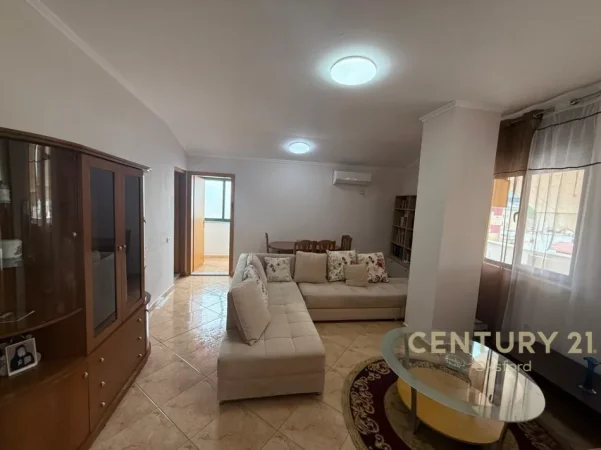 Tirane, jepet me qera apartament 2+1+Ballkon Kati 5, 76 m² 850 € (selvia)