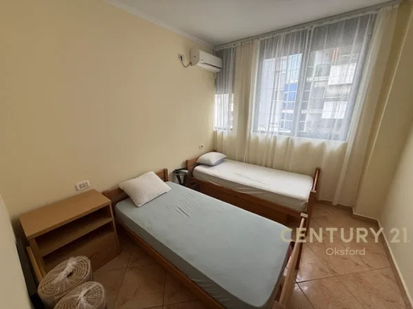 Tirane, jepet me qera apartament 2+1+Ballkon Kati 5, 76 m² 850 € (selvia)
