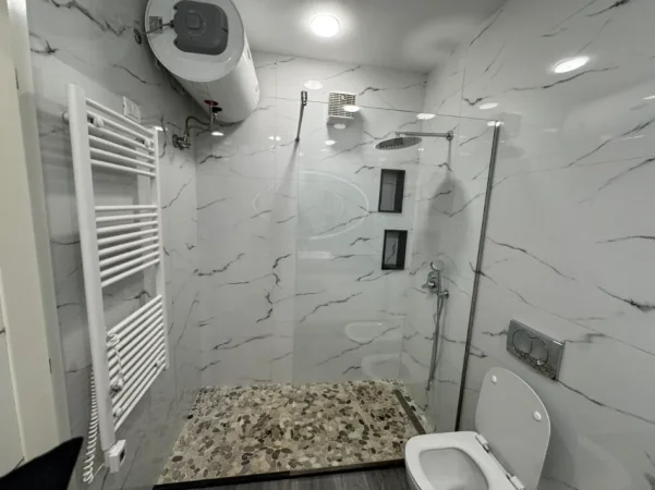 Tirane, jepet me qera apartament 3+1 Kati 6, 125 m² 1.200 € (Delijorgji)