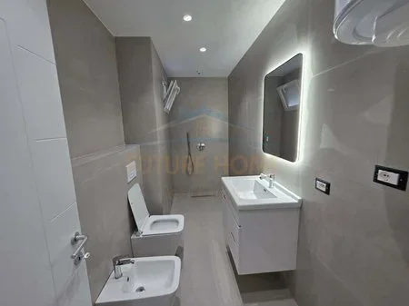Tirane, shitet apartament 2+1 Kati 1, 74 m² 154.000 € 