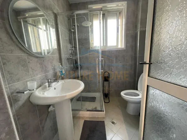 Tirane, jepet me qera apartament 1+1 Kati 2, 72 m² 600 € (mine peza)