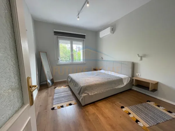 Tirane, jepet me qera apartament 1+1 Kati 2, 72 m² 600 € (mine peza)