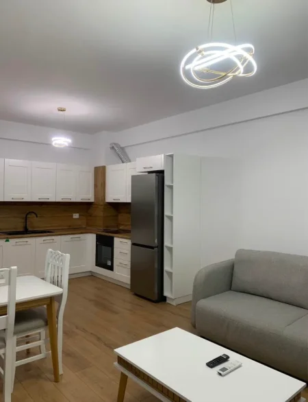 Tirane, jepet me qera apartament 1+1 , 75 m² 450 € (Astir)