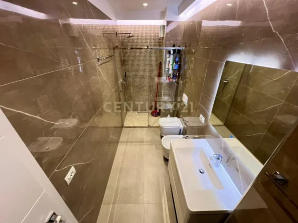 Tirane, shes apartament 2+1 Kati 4, 103 m² 350.000 € (Kompleksit Niku)