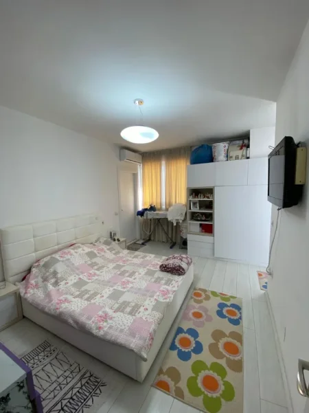 Tirane, shitet apartament duplex 3+1 Kati 8, 139 m² 300.000 € (Rruga e Dibres)