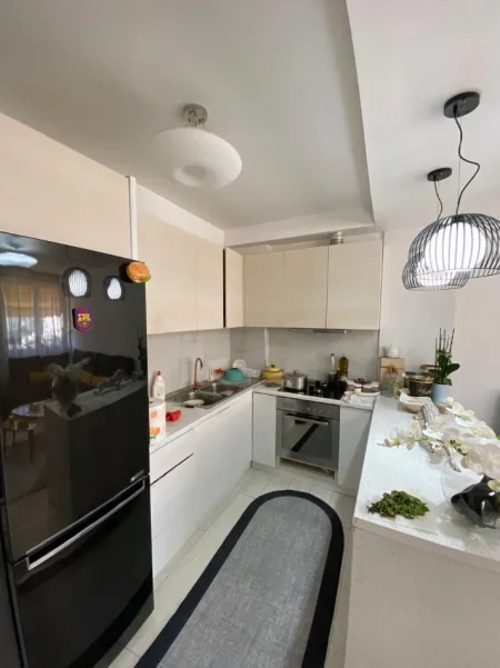 Tirane, shitet apartament duplex 3+1 Kati 8, 139 m² 300.000 € (Rruga e Dibres)