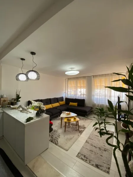 Tirane, shitet apartament duplex 3+1 Kati 8, 139 m² 300.000 € (Rruga e Dibres)