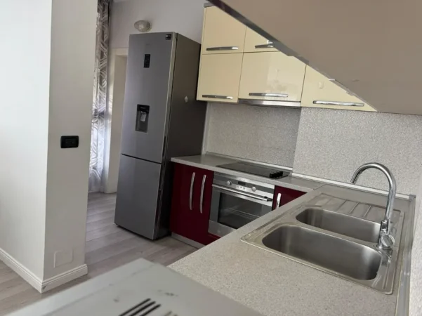 Tirane, jepet me qera apartament 3+1+Ballkon Kati 6, 125 m² 1.199 € (Rruga e Kavajes)