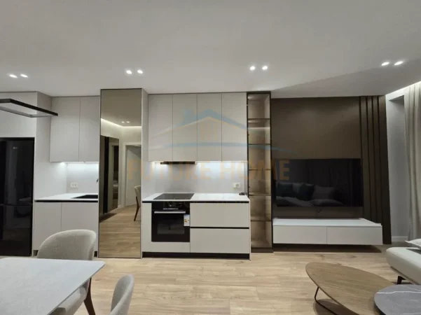 Tirane, jepet me qera apartament 2+1+Ballkon Kati 6, 104 m² 1.500 € (Golden Tower)