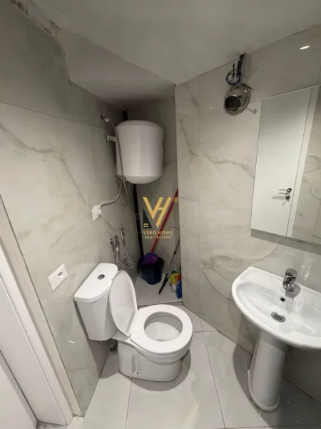 Tirane, jepet me qera apartament 1+1+Ballkon Kati 0, 65 m² 520 € (MATERNITETI I RI)