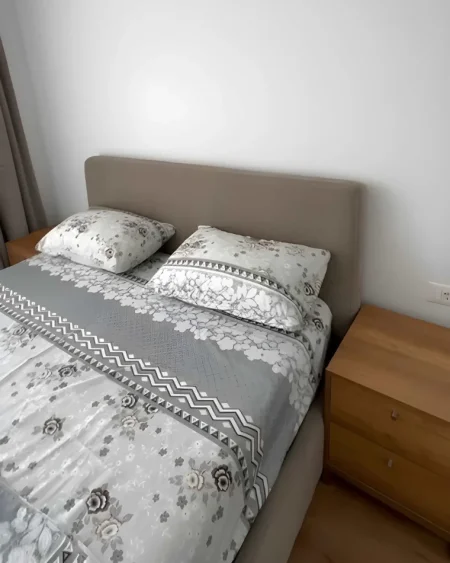 Tirane, jepet me qera apartament 1+1+Ballkon , 77 m² 700 € (Bulevardi i Ri)