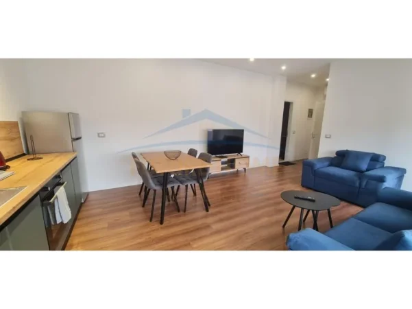 Tirane, jepet me qera apartament 1+1+Ballkon Kati 2, 90 m² 420 € (Rruga e Elbasanit)