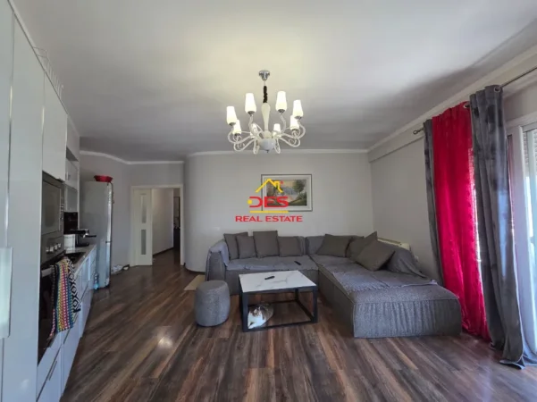 Vlore, shitet apartament 2+1+Ballkon Kati 9, 111 m² 163.000 € (Rruga Fiqirete Musta)