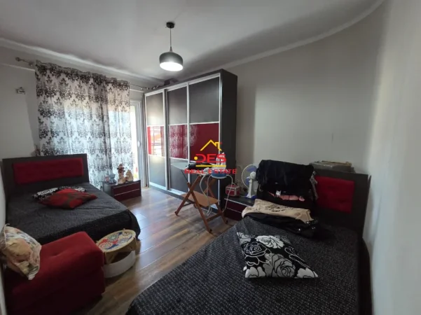 Vlore, shitet apartament 2+1+Ballkon Kati 9, 111 m² 163.000 € (Rruga Fiqirete Musta)