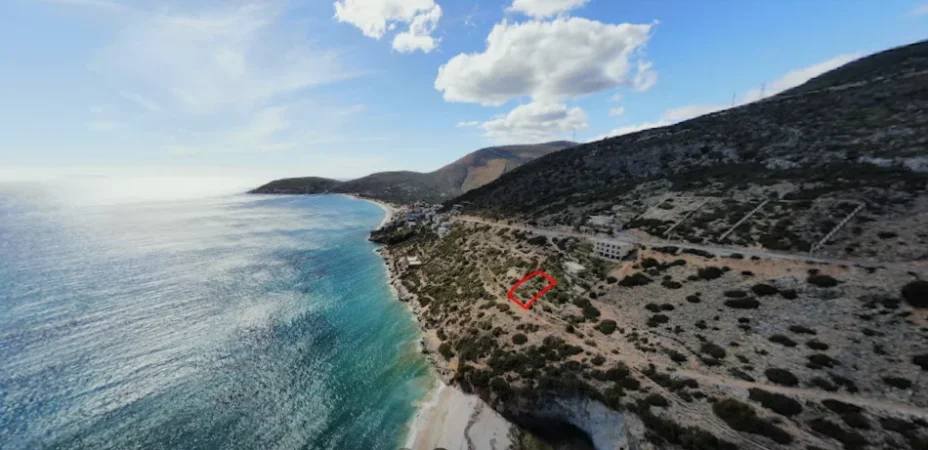 Vlore, shitet truall ne bregdet , 300 m²