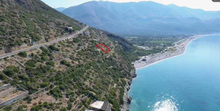 Vlore, shitet truall ne bregdet , 300 m²