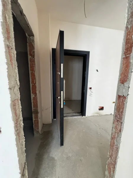 Tirane, shitet apartament 1+1+Ballkon Kati 3, 62 m² 94.200 € (Astir)