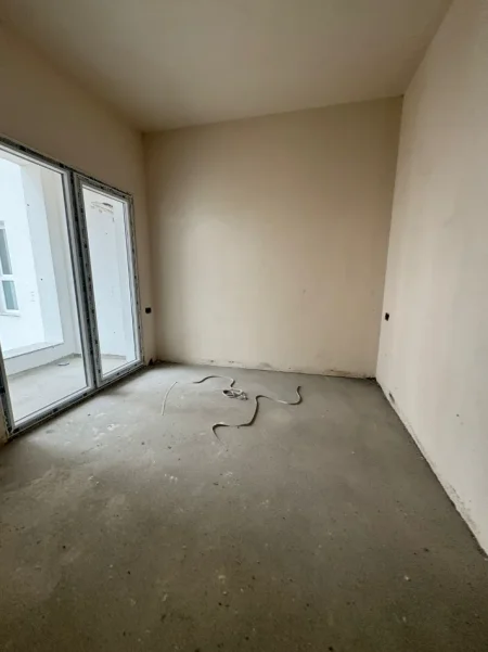 Tirane, shitet apartament 1+1+Ballkon Kati 3, 62 m² 94.200 € (Astir)