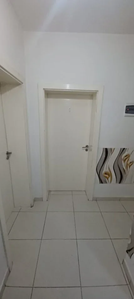 Tirane, jepet me qera apartament 3+1 Kati 2, 100 m² 350 € (Xhamllik)