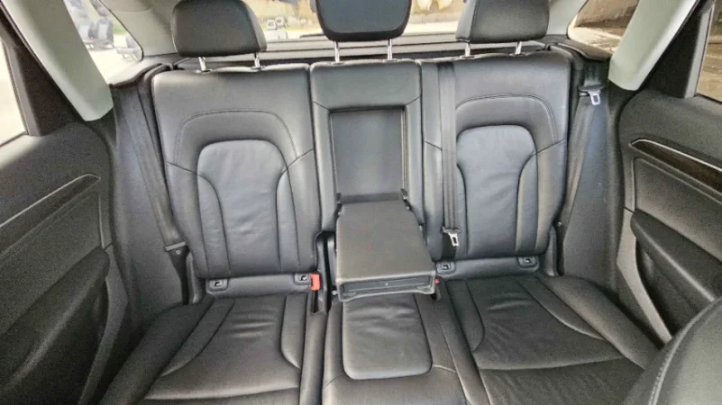Tirane, shes Audi Q5 2.0 Gaz-Benzin Benzin+Gaz, e bardhë Klima 208.000 km 12.000 €