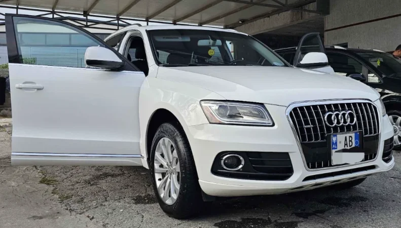 Tirane, shes Audi Q5 2.0 Gaz-Benzin Benzin+Gaz, e bardhë Klima 208.000 km 12.000 €