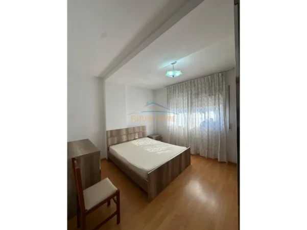 Tirane, jepet me qera apartament 1+1 Kati 6, 81 m² 500 € (XHAMLLIKU)
