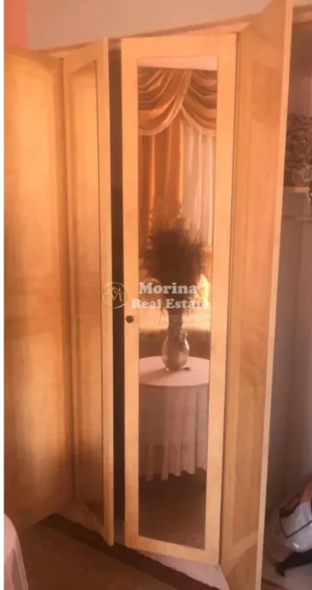 Tirane, jepet me qera apartament 3+1 Kati 2, 78 m² 400 € (Pjese Vile 2 1 Rruga Siri Kodra)