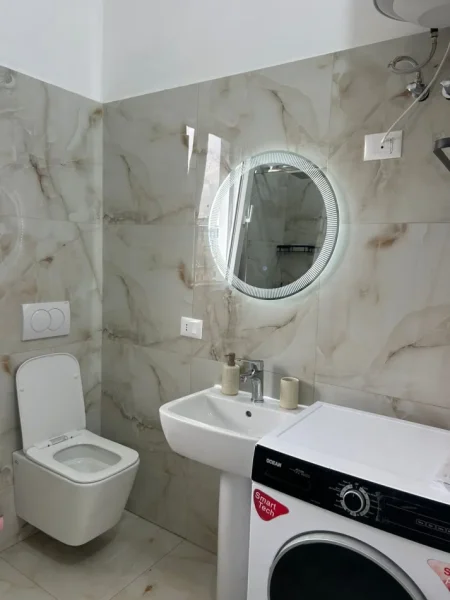 Tirane, jepet me qera apartament 1+1 Kati 3, 60 m² 450 € (Ali Demi)