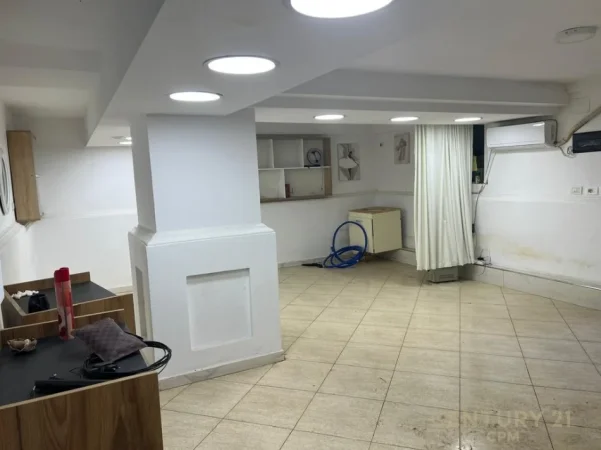 Tirane, shes ambjent biznesi Kati -1, 29 m² 65.000 € (Ish Blloku)