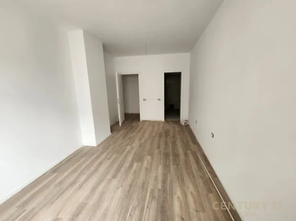 Tirane, shes apartament 2+1 Kati 3, 128 m² 275.000 € (liqeni Thate)