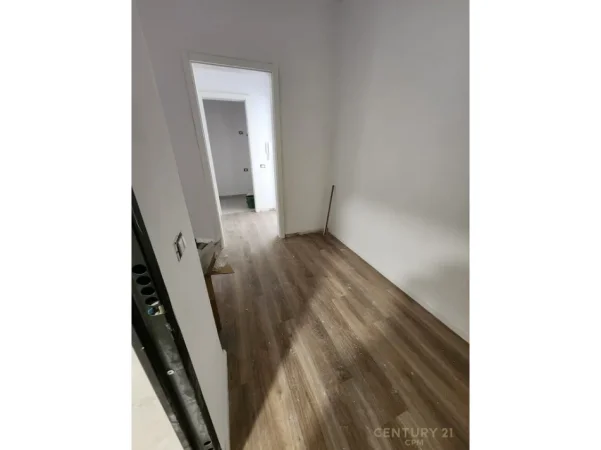 Tirane, shes apartament 2+1 Kati 3, 128 m² 275.000 € (liqeni Thate)