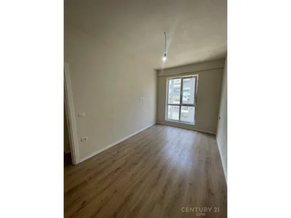 Tirane, shes apartament 3+1 Kati 6, 125 m² 400.000 € (komuna e Parisit)